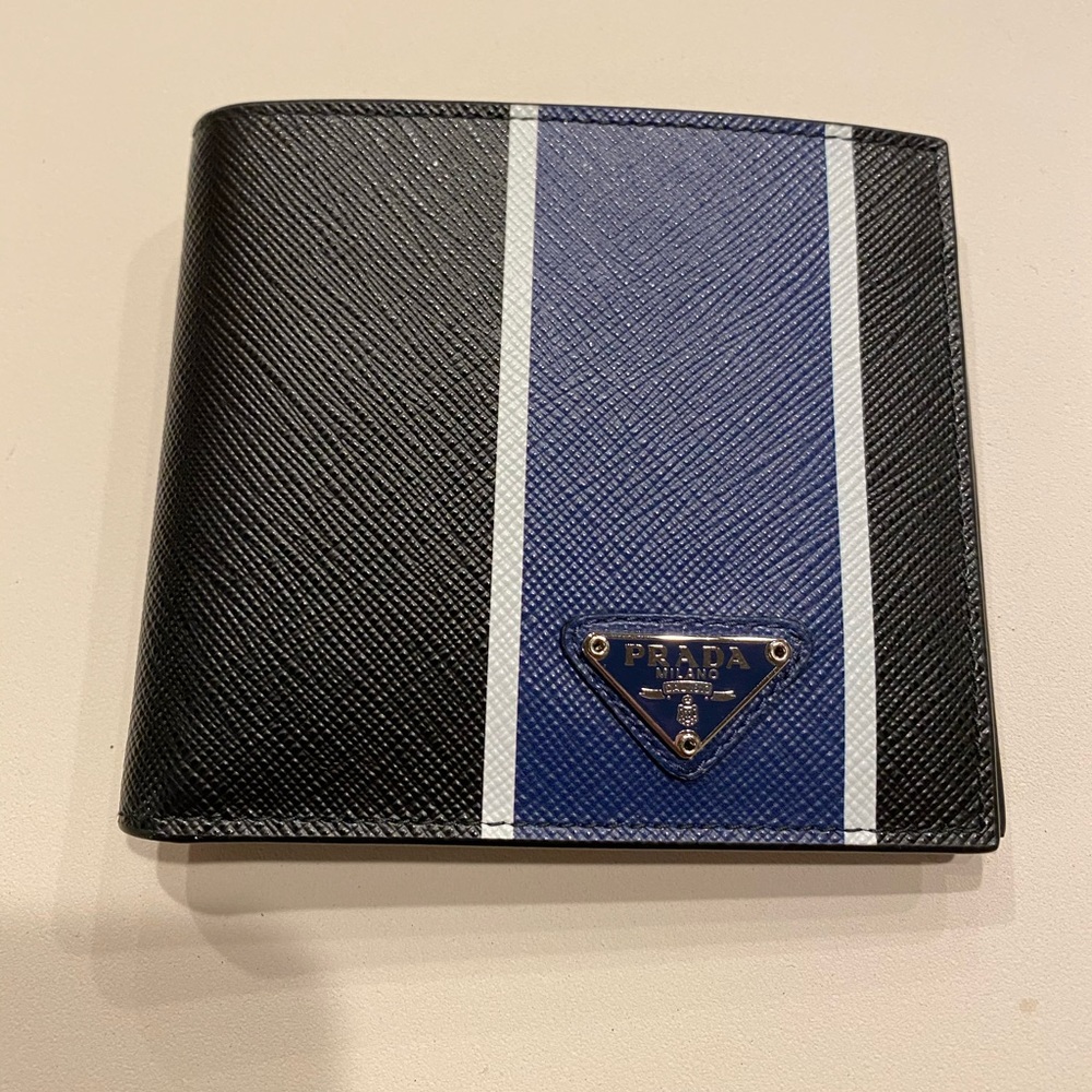 Prada Wallet **BRAND NEW**